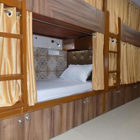 Metro Inn Dormitory Βομβάη Εξωτερικό φωτογραφία