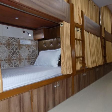 Metro Inn Dormitory Βομβάη Εξωτερικό φωτογραφία