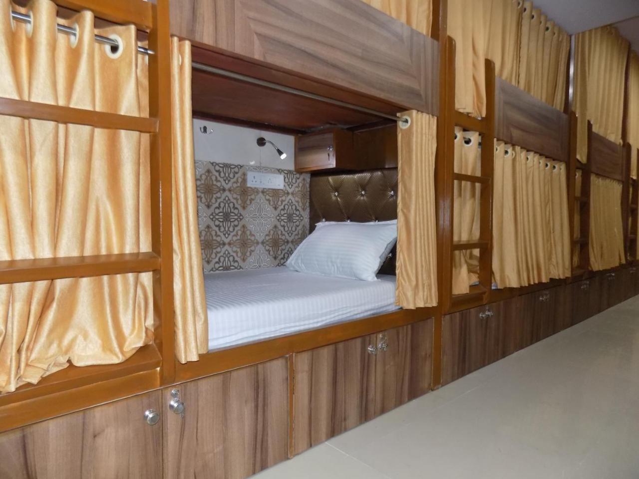 Metro Inn Dormitory Βομβάη Εξωτερικό φωτογραφία